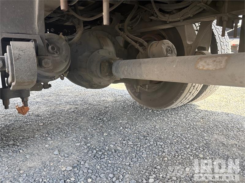 International 4300 SBA Camiones con caja de remolque
