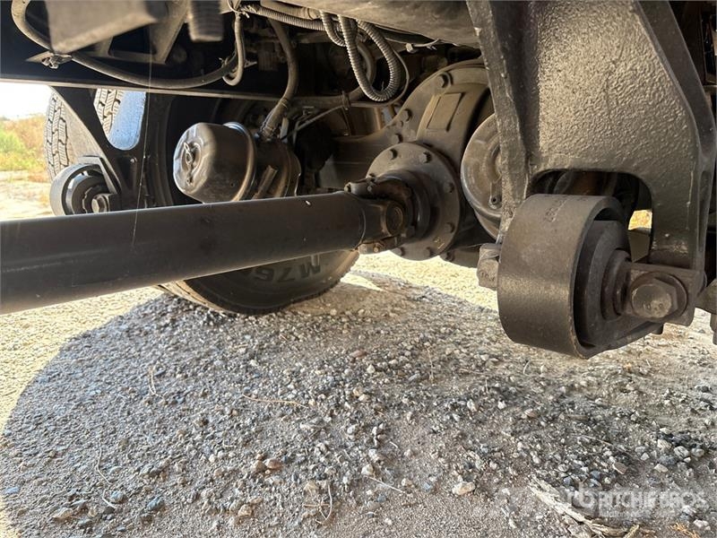 International 4300 SBA Camiones con caja de remolque