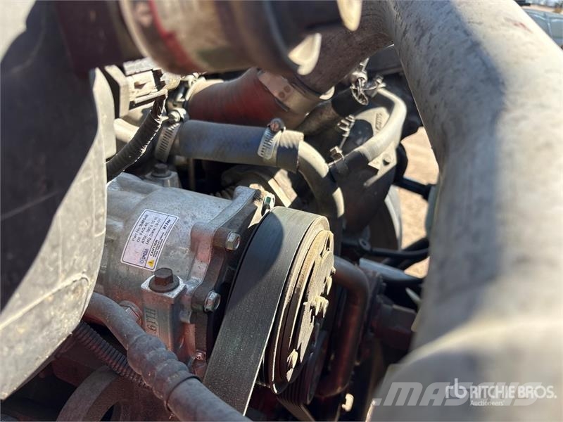 International 4300 SBA Sunkvežimiai su dengtu kėbulu