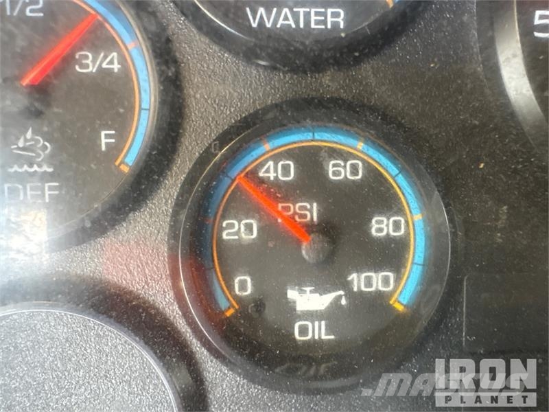 International 4300 SBA Šleperi za vozila
