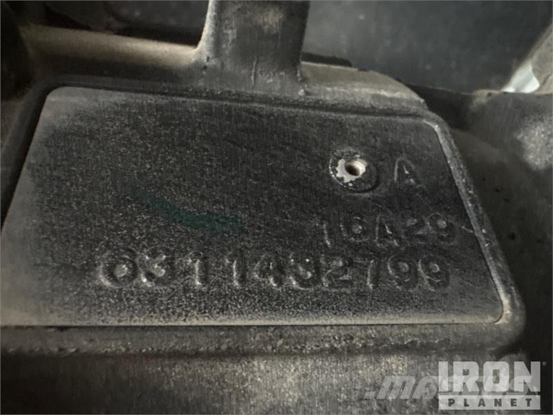 International 4300 SBA شاحنات ذات هيكل صندوقي