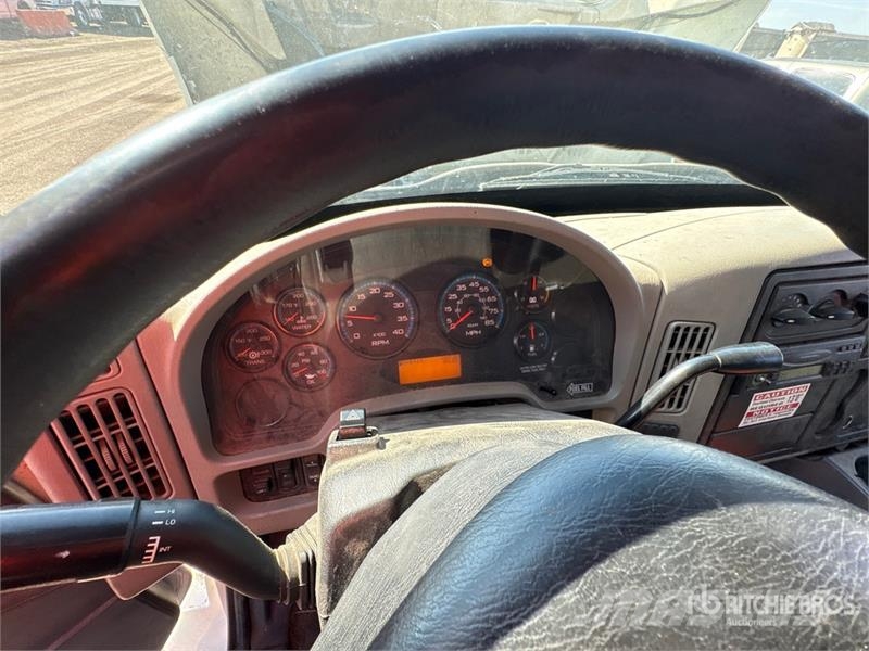 International 4300 SBA Sunkvežimiai su dengtu kėbulu