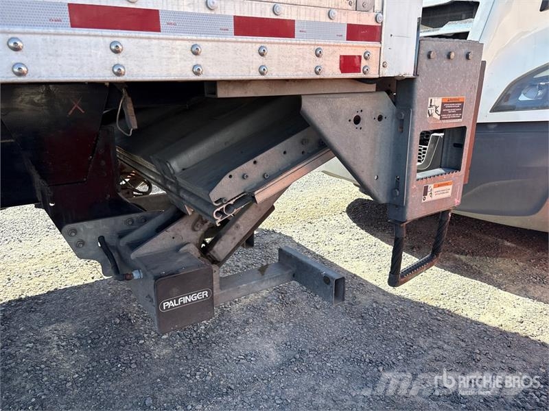 International 4300 SBA ボックスボディー、ウイング、箱車