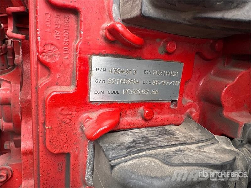 International 4300 SBA Sunkvežimiai su dengtu kėbulu