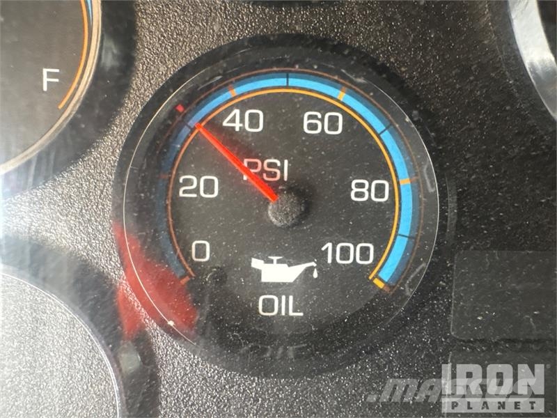 International 4300 SBA شاحنات ذات هيكل صندوقي