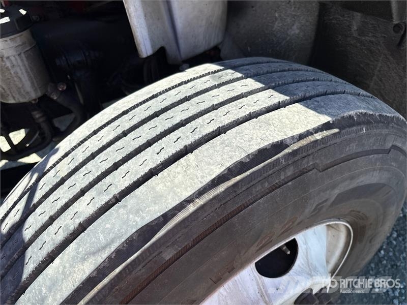International 4300 SBA ボックスボディー、ウイング、箱車