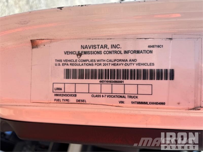 International 4300 SBA شاحنات ذات هيكل صندوقي