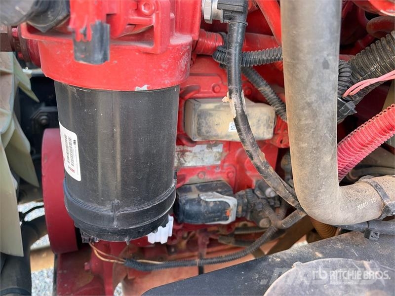 International 4300 SBA Wassertanker
