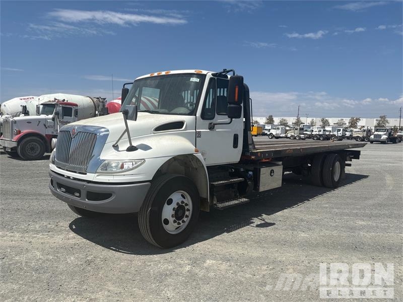 International 4300 SBA Šleperi za vozila