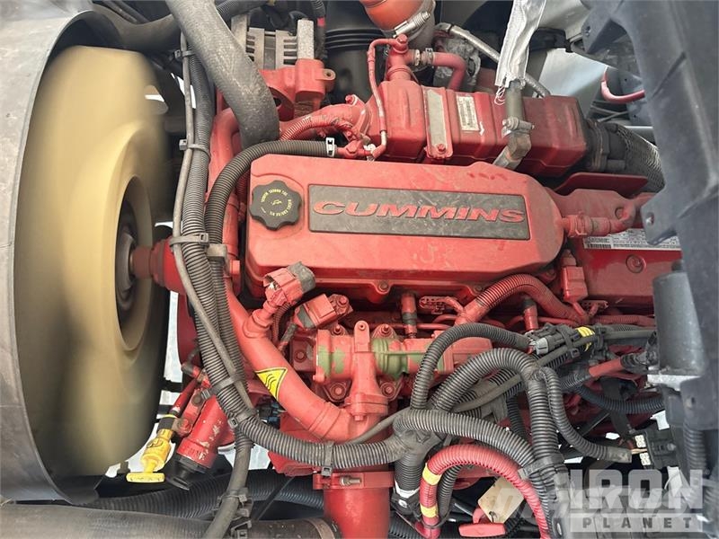 International 4300 SBA شاحنات ذات هيكل صندوقي