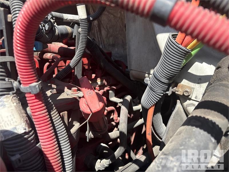 International 4300 SBA Camiones con caja de remolque