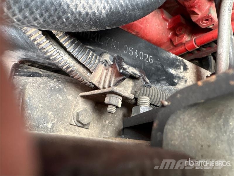 International 4300 SBA Sunkvežimiai su dengtu kėbulu