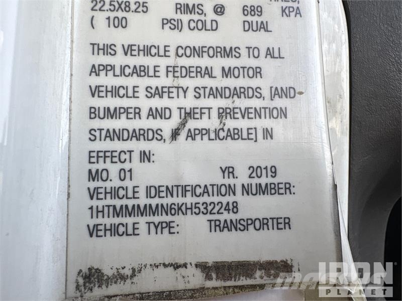 International 4300 SBA Šleperi za vozila