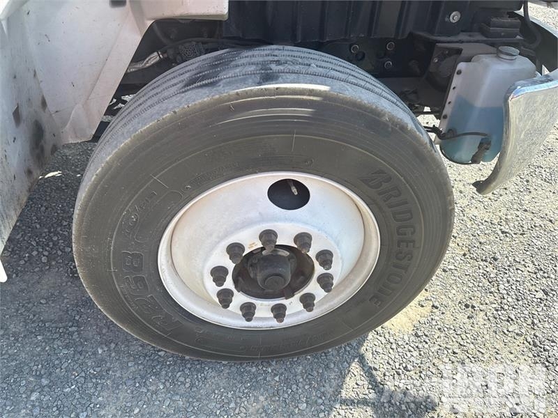International 4300 SBA Camiones con caja de remolque
