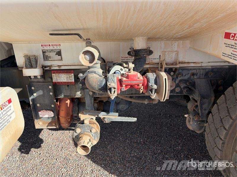 International 4300 SBA Wassertanker