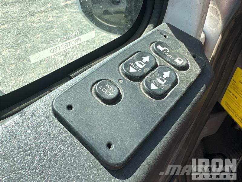 International 4300 SBA Camiones con caja de remolque