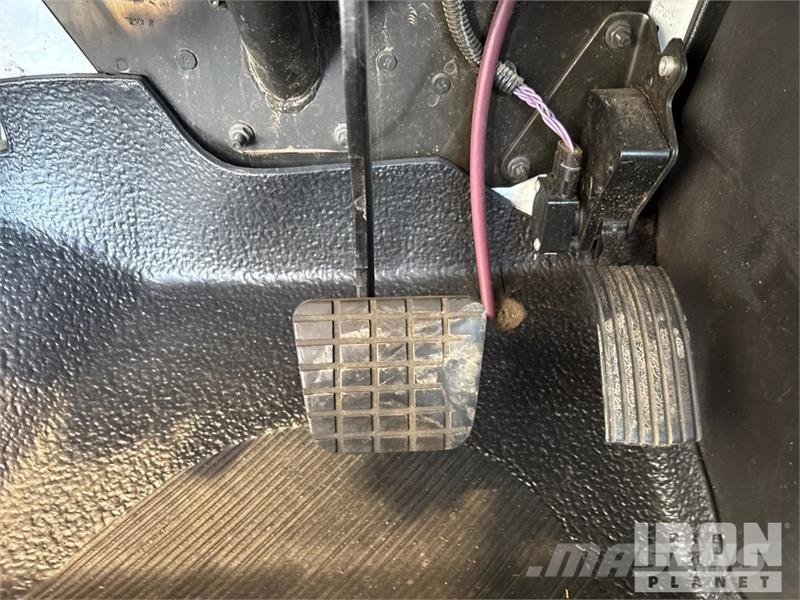 International 4300 SBA Šleperi za vozila
