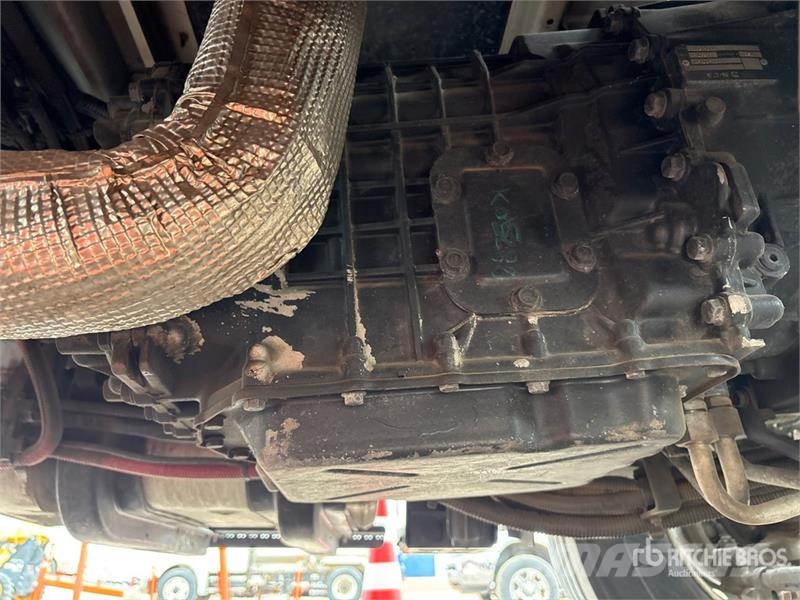 International 4300 SBA Sunkvežimiai su dengtu kėbulu