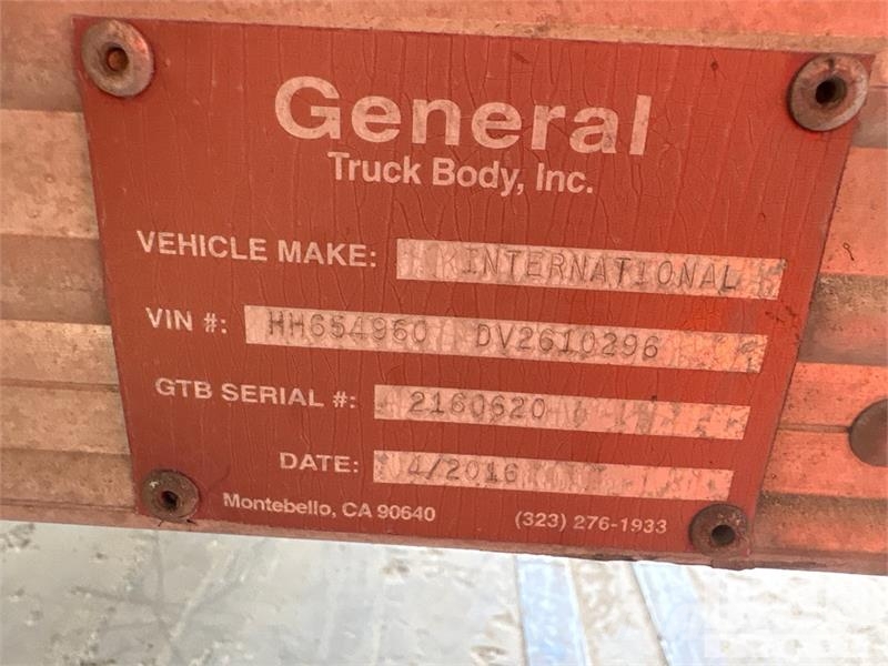 International 4300 SBA شاحنات ذات هيكل صندوقي
