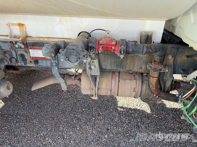 International 4300 SBA Wassertanker
