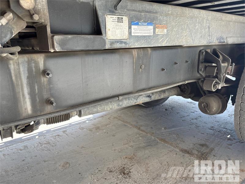 International 4300 SBA Šleperi za vozila