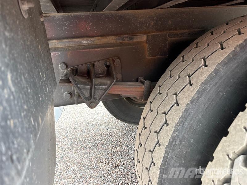 International 4300 SBA Sunkvežimiai su dengtu kėbulu