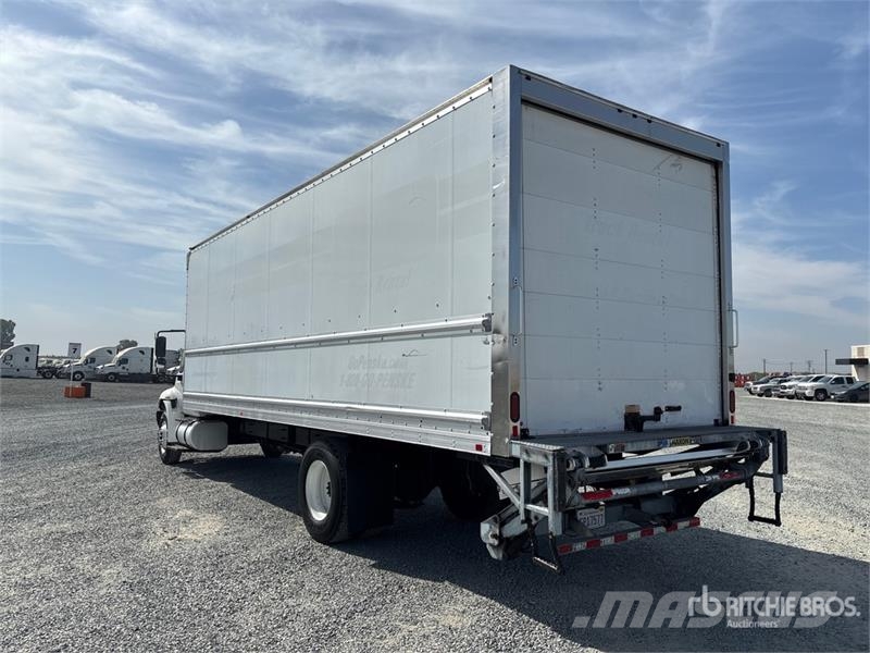 International 4300 SBA Furgons