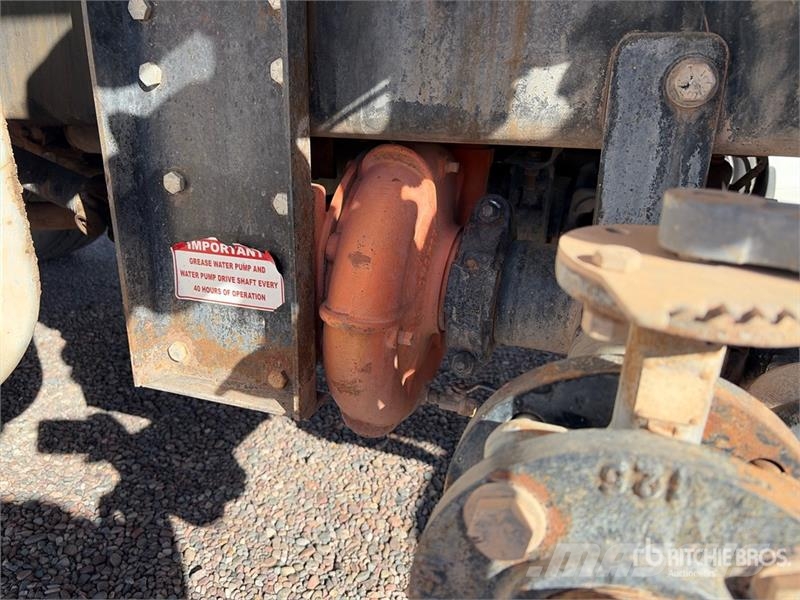 International 4300 SBA Wassertanker