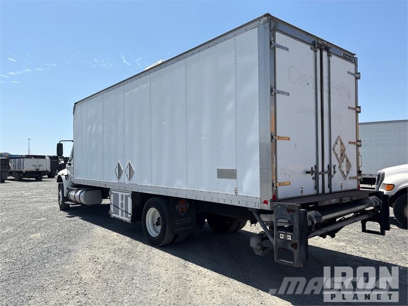International 4300 SBA Camiones con caja de remolque