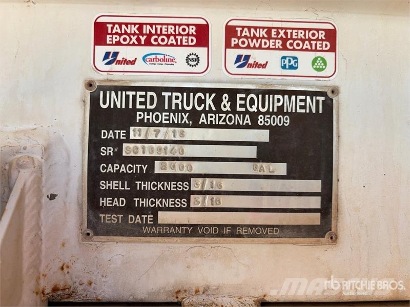 International 4300 SBA Wassertanker