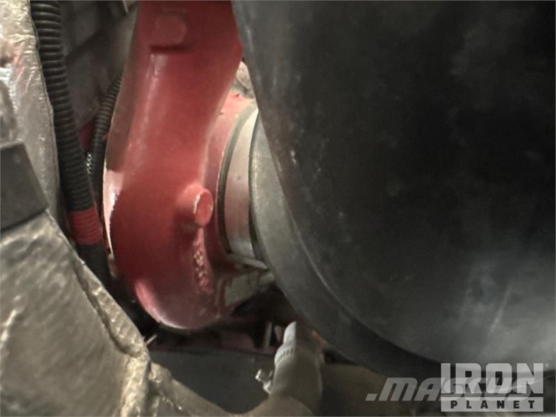 International 4300 SBA شاحنات ذات هيكل صندوقي