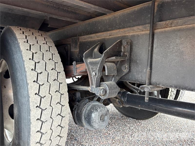 International 4300 SBA Sunkvežimiai su dengtu kėbulu