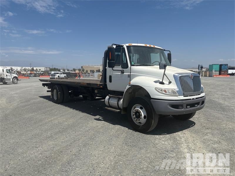 International 4300 SBA Šleperi za vozila