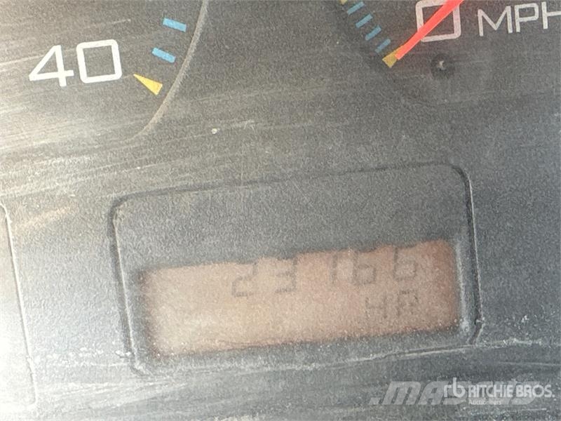 International 4300 Service Truck مركبات الأغراض العامة