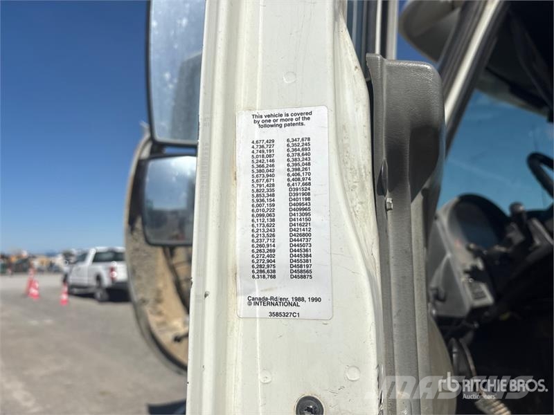 International 4300 Service Truck مركبات الأغراض العامة