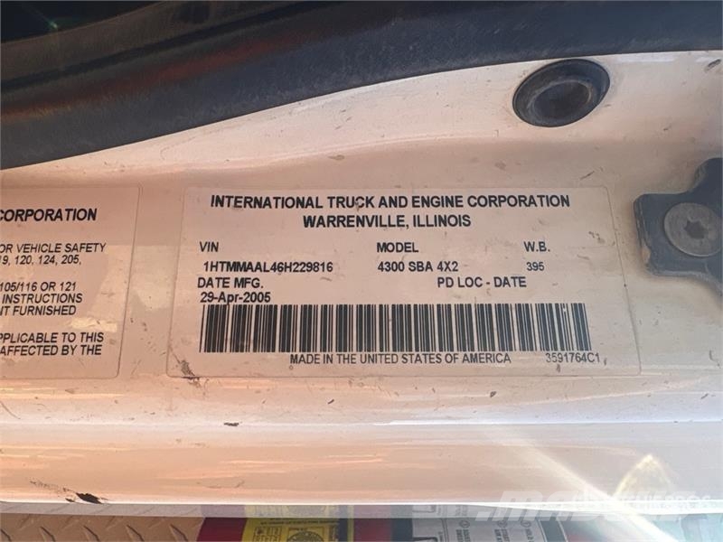 International 4300 Service Truck مركبات الأغراض العامة
