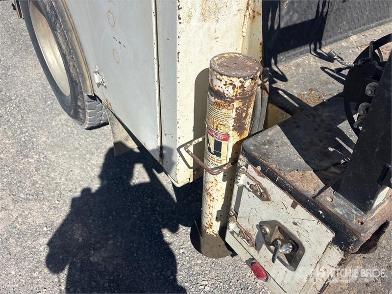 International 4300 Service Truck مركبات الأغراض العامة