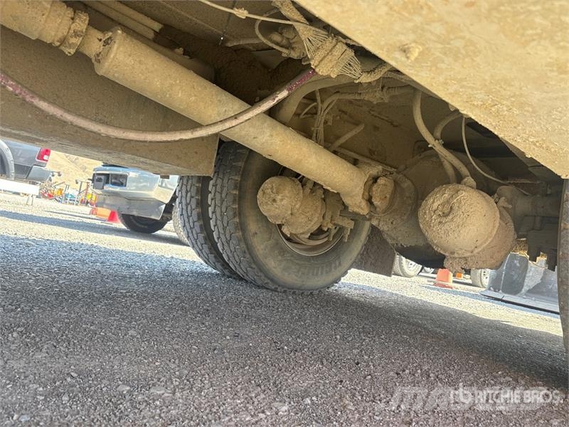 International 4300 Service Truck مركبات الأغراض العامة