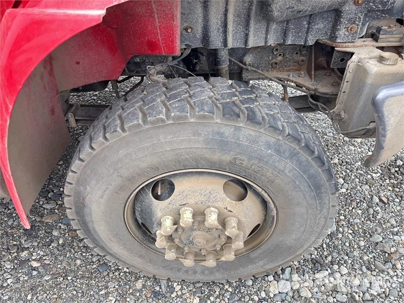 International 4300M7 SBA Flakbilar/Pickuper