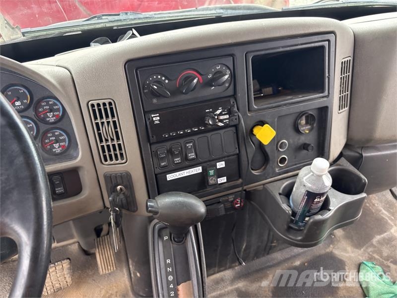 International 4300M7 SBA Flakbilar/Pickuper