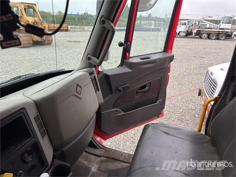 International 4300M7 SBA Flakbilar/Pickuper
