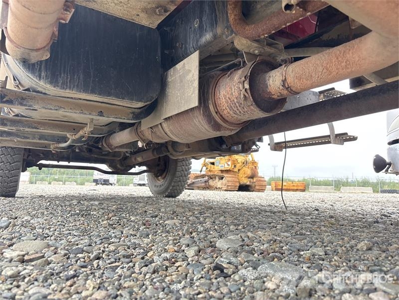 International 4300M7 SBA Flakbilar/Pickuper
