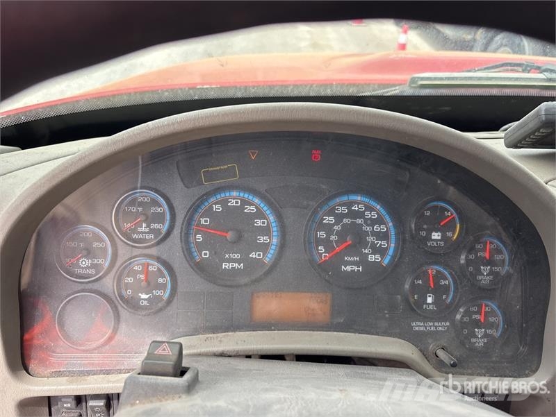 International 4400 كابينة والداخلية