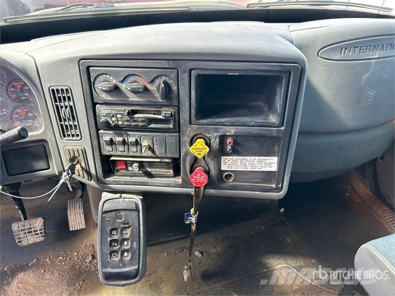 International 4400 Vakuumski tovornjaki