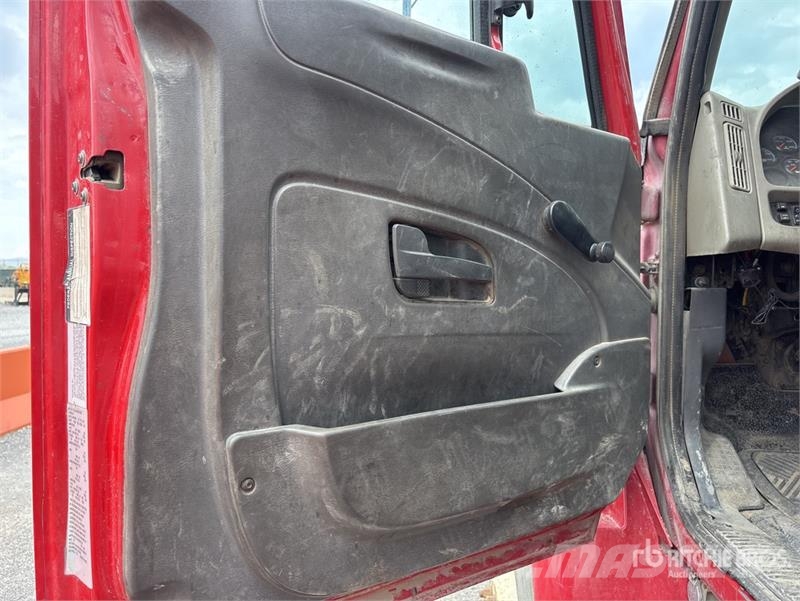 International 4400 كابينة والداخلية