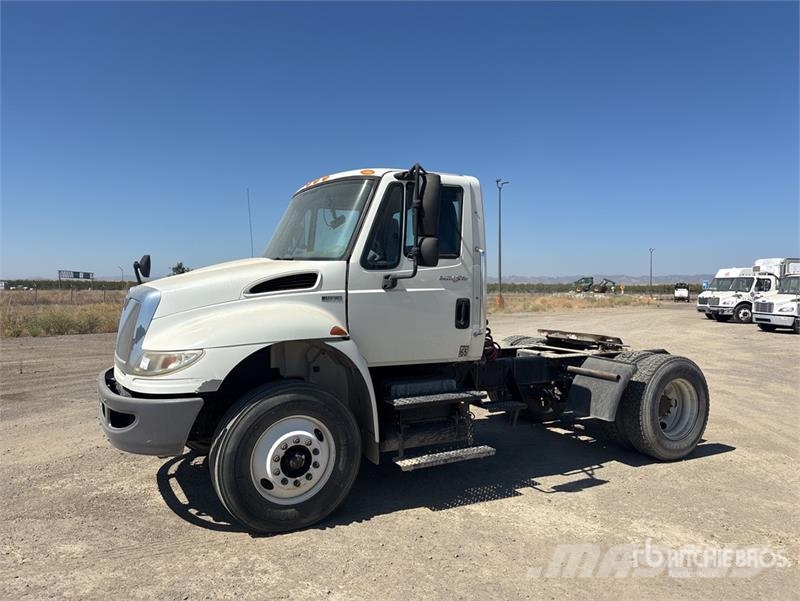 International 4400 Влекачи