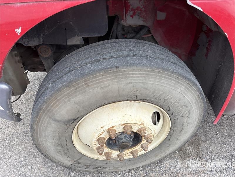 International 4400 كابينة والداخلية