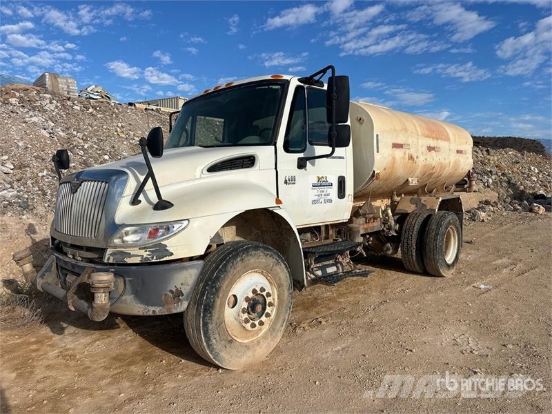 International 4400SBA Поливальні машини