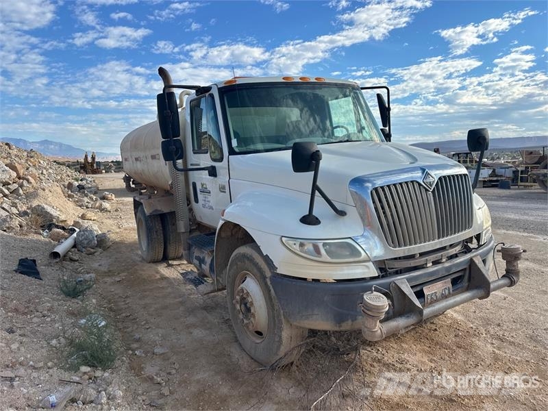 International 4400SBA Поливальні машини