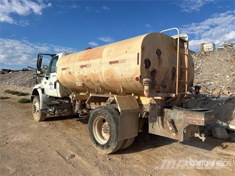 International 4400SBA Поливальні машини